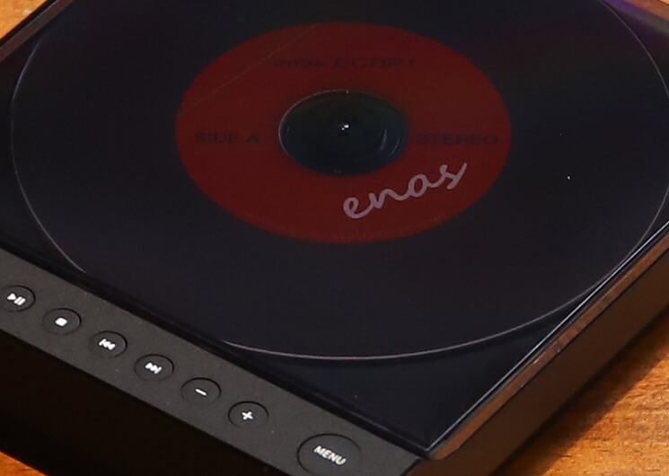 クリアなトップカバーのenas EASY CD PLAYERの写真